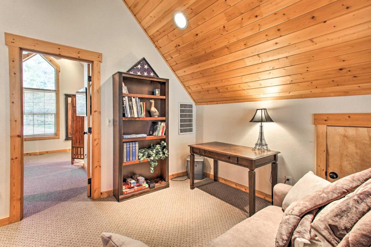 Klamath Falls Cabin Retreat With Deck And Grill! Bagian luar foto